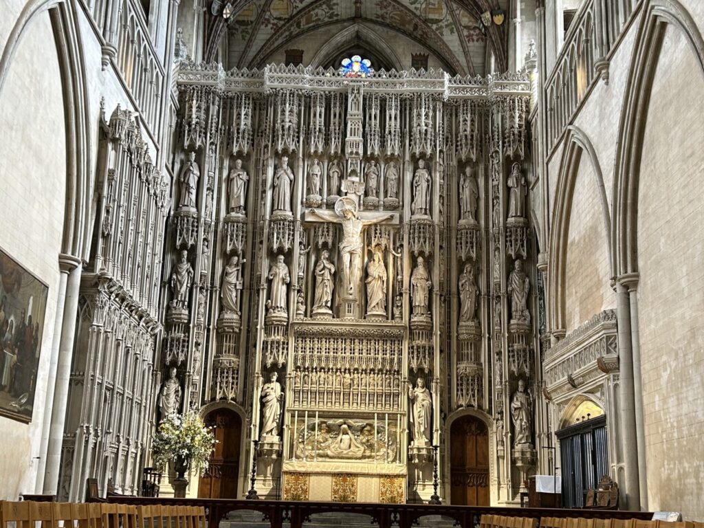 St Albans - statues screen