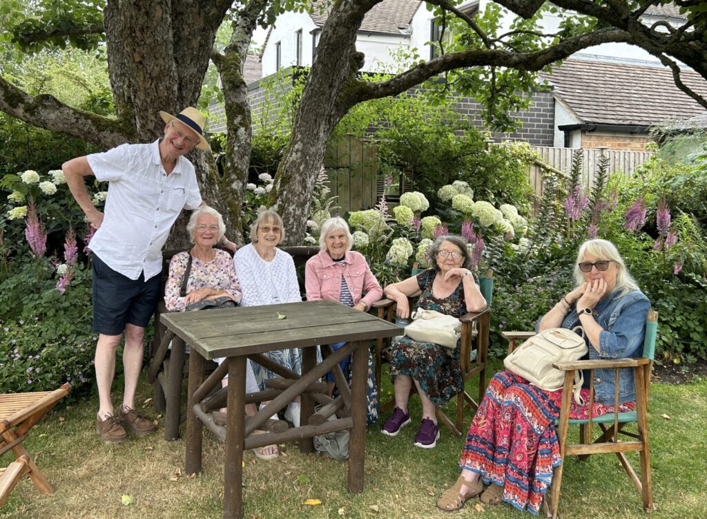 Grafton Cottage - resting inn the shade